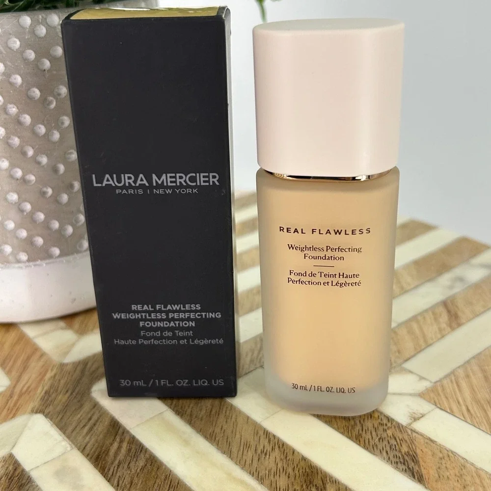Laura Mercier Real Flawless Weightless Perfecting Foundation 1W1 Cashmere 1ozNew